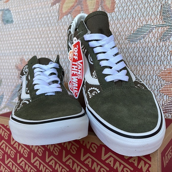 Vans Men’s Old Skool
(Peace Paisley) Grape Leaf 
VN0A5KRFBOF sneakers - Picture 9 of 16